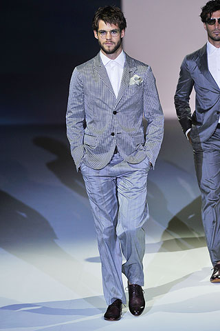 Giorgio Armani / - 2011